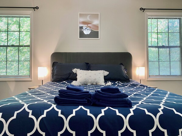 2 bedrooms, desk, iron/ironing board, free WiFi