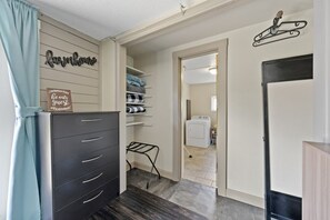 Interior - Chic Bungalow Waco TX (Waco)
