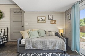 Interior - Chic Bungalow Waco TX (Waco)