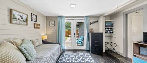 1 bedroom, iron/ironing board, free WiFi