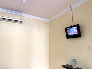 Habitación doble estándar | Escritorio, espacio para trabajar con laptop y wifi gratis 