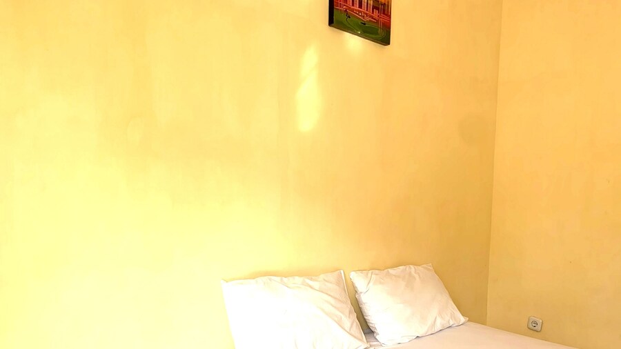 Hotel O Wisma Phinisi Syariah Near Mall of Pinrang Sejahtera