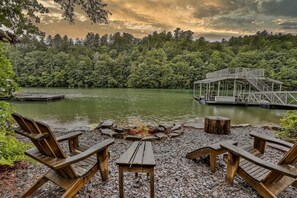 Property grounds - Around The Bend On Lake Blue Ridge | Blue Ridge, G (Blue Ridge)