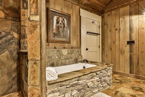 Shower, hair dryer, towels - Around The Bend On Lake Blue Ridge | Blue Ridge, G (Blue Ridge)