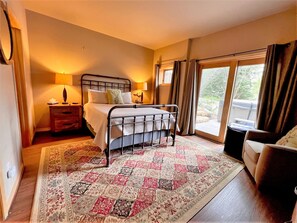 4 bedrooms, iron/ironing board, travel cot, free WiFi