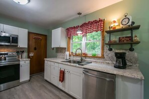 Fridge, microwave, oven, stovetop - Charming 2BR w/ Fire Pit + Mountain Views + Free Tickets (Hendersonville)