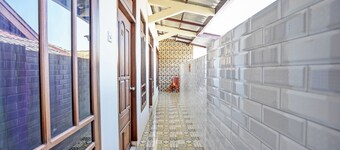 OYO Life 92785 Wisma Trubus  Syariah