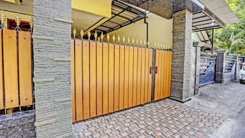 Mặt tiền nơi lưu trú