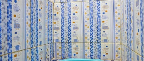 Shower, towels