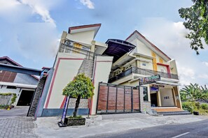 Front of property - OYO Life 92773 Griya Trubus Syariah (Tuban)