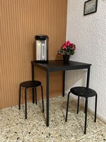 Tetera/pava eléctrica, silla alta para bebés