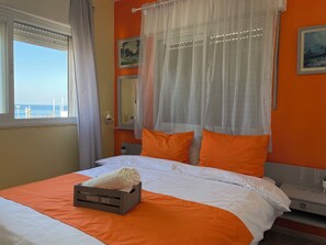Basic Room | Desk, free WiFi - Breezot Yam (Nahariya)