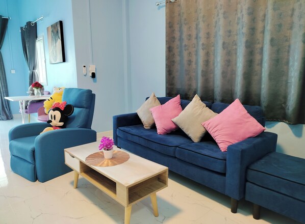 TV connectée, livres, écrans d'ordinateur, imprimantes