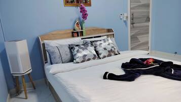 2 habitaciones, escritorio, tabla de planchar con plancha y wifi gratis