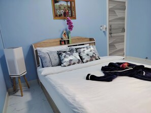 2 chambres, bureau, fer et planche à repasser, Wi-Fi gratuit