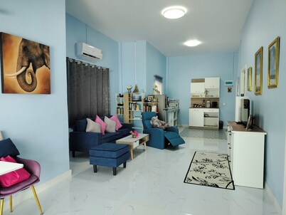 Private house Muji style in town 5 minutes from the Department store. 