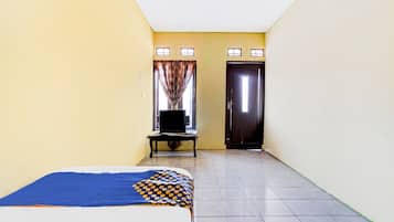 Standard Single Room | Desk, laptop workspace, free WiFi, bed sheets