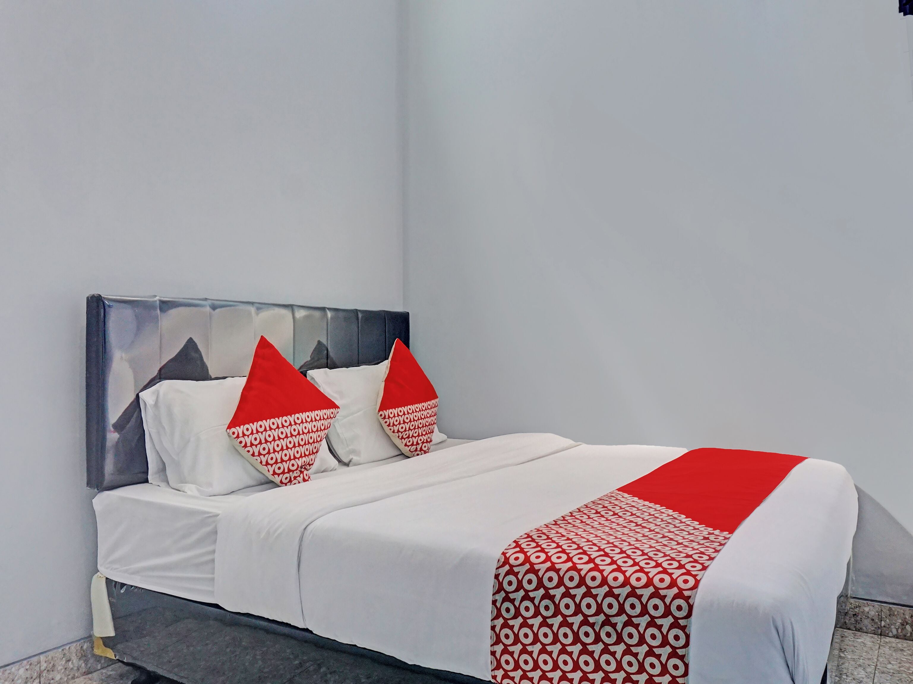 Kamar Double Deluks | Meja kerja, ruang kerja ramah laptop, dan seprai linen