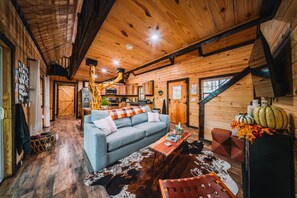 Smart-TV, Kamin, Tischfußball