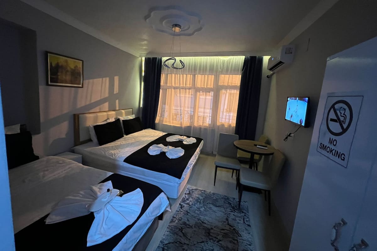 Deluxe Triple Room, Balcony
