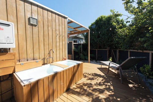 The Secret Studio, Outdoor Bath & Pizza Oven