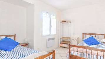 2 chambres, fer et planche à repasser, Wi-Fi gratuit, draps fournis