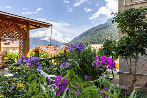 Apartment 'Casa Nel Borgo Rose' with Mountain View and Shared Garden