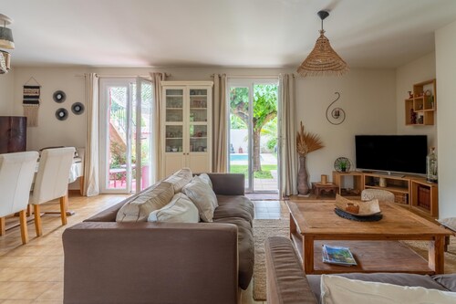 Holiday Home 'P'tit Bout De Paradis' with Private Pool, Private Terrace and Wi-Fi