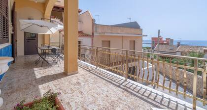 Apartment 'Casa Sicilia Bedda' with Sea View, Private Terrace and Wi-Fi