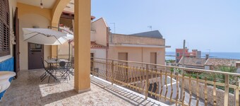 Apartment 'Casa Sicilia Bedda' with Sea View, Private Terrace and Wi-Fi