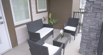 4BR Townhome · Sleeps 8 · Golf & Wine, Pet Friendly!