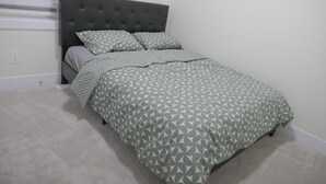 Unclassified image, 2 of 35, button - 4BR Townhome · Sleeps 8 · Golf & Wine, Pet Friendly! (Kelowna)