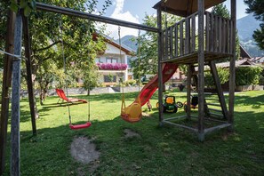 Children's area - Eder Apartment Neuhaus with Mountain View, Private Terrace and Wi-Fi (Gais)