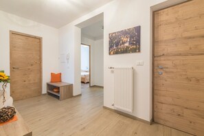 2 bedrooms, iron/ironing board, free WiFi, bed sheets - Eder Apartment Neuhaus with Mountain View, Private Terrace and Wi-Fi (Gais)