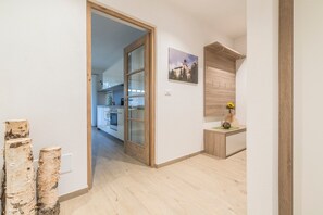 Interior - Eder Apartment Kehlburg with Mountain View, Private Terrace and Wi-Fi (Gais)