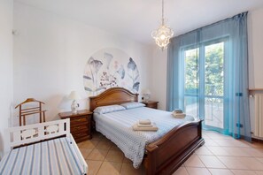 2 dormitorios, tabla de planchar con plancha, wifi gratis y ropa de cama