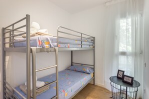 3 habitaciones, wifi gratis, ropa de cama y acceso para silla de ruedas 