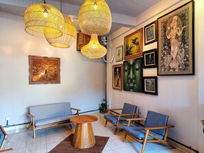 Lobby sitting area - Nobody Inn Bali (Ubud)