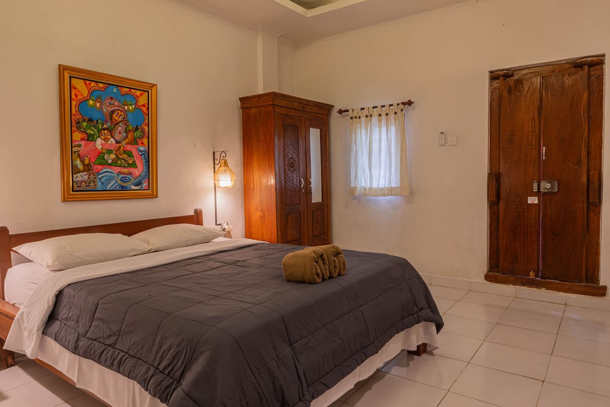 Suite Confort | 1 habitación, escritorio y espacio para trabajar con laptop