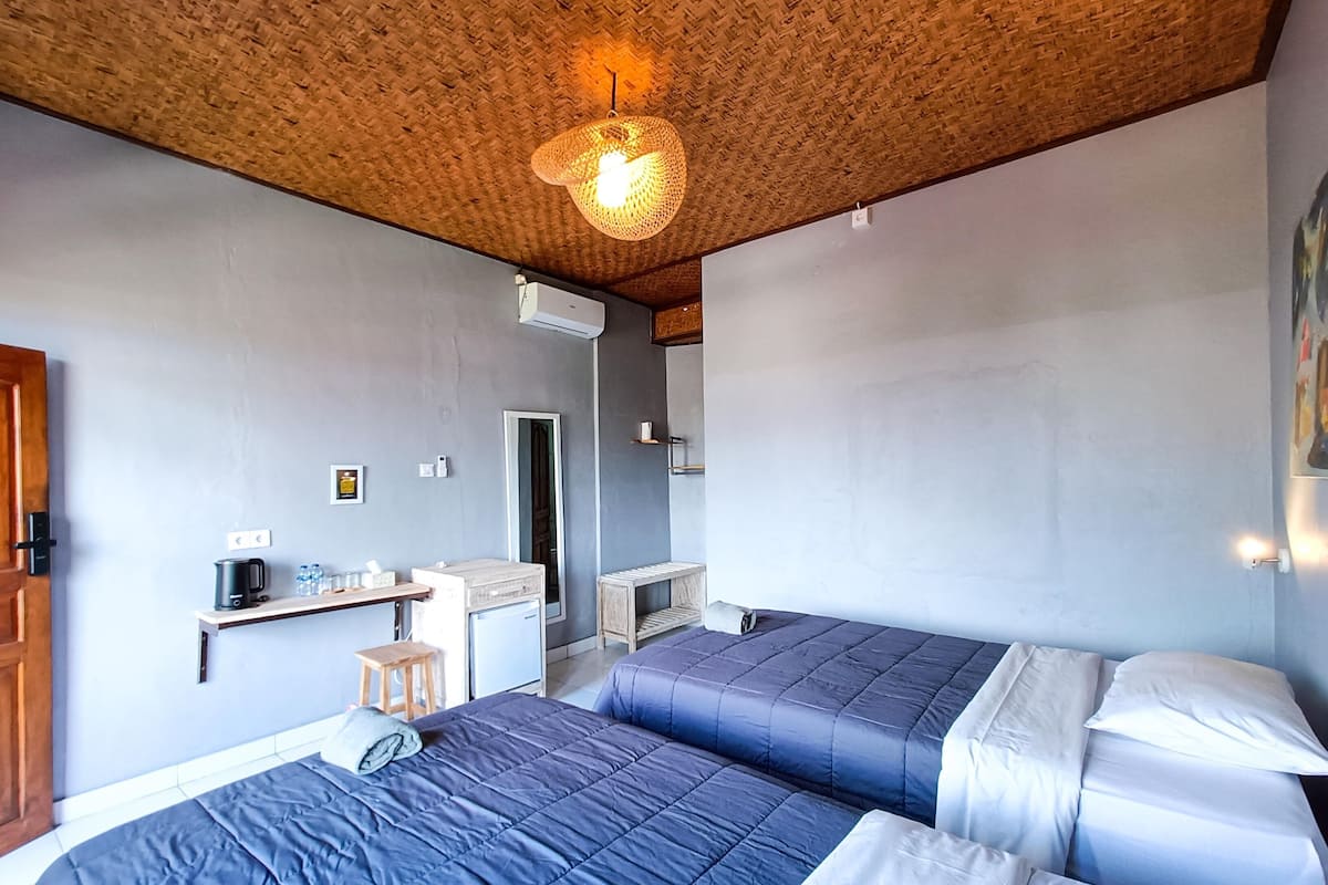 Habitación clásica con 2 camas individuales, 2 habitaciones | 1 habitación, escritorio y espacio para trabajar con laptop