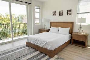 4 Schlafzimmer, Schreibtisch, Bügeleisen/Bügelbrett, kostenloses WLAN