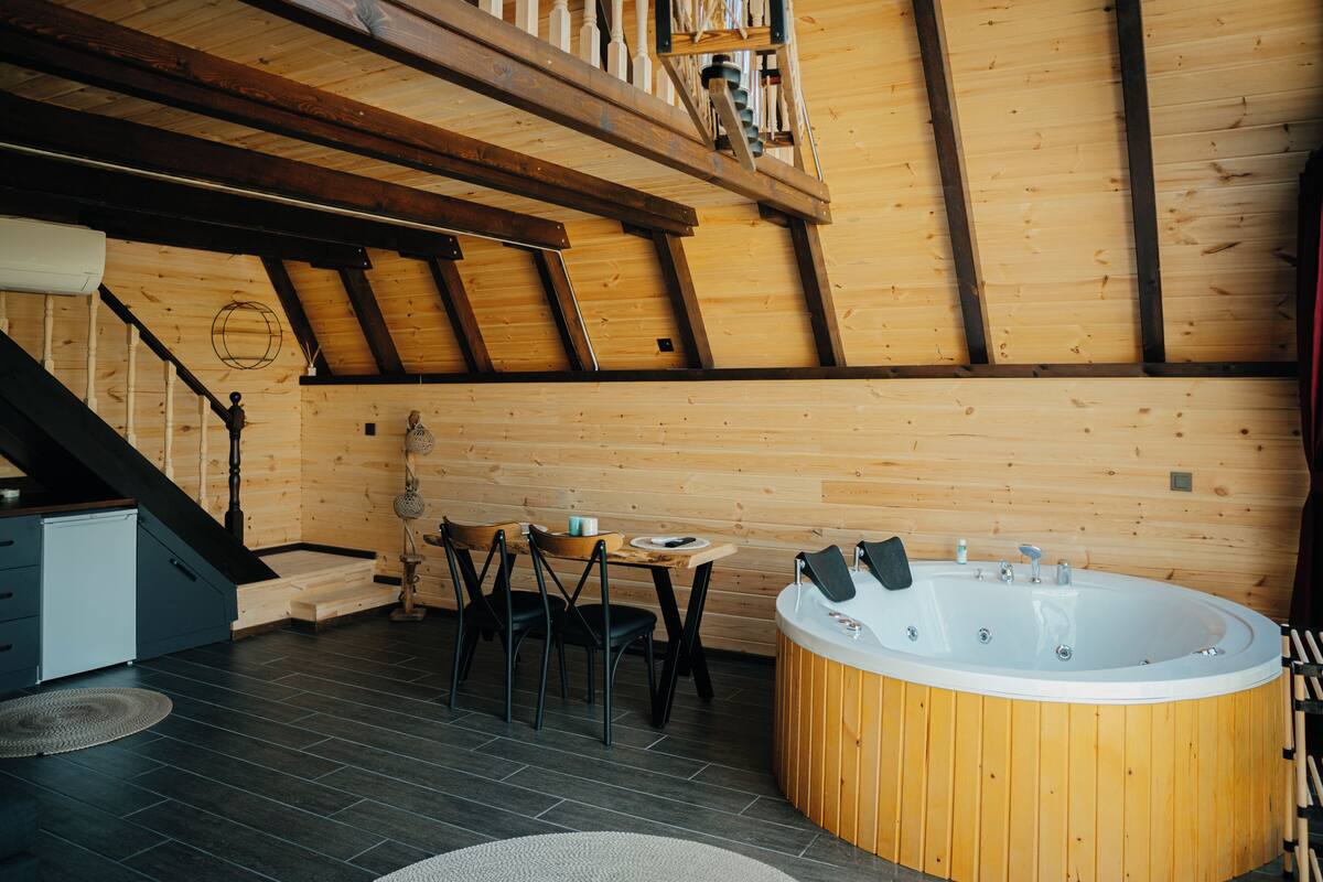 Bungalow, Whirlpool, Meerblick | 1 Schlafzimmer, laptopgeeigneter Arbeitsplatz, kostenloses WLAN