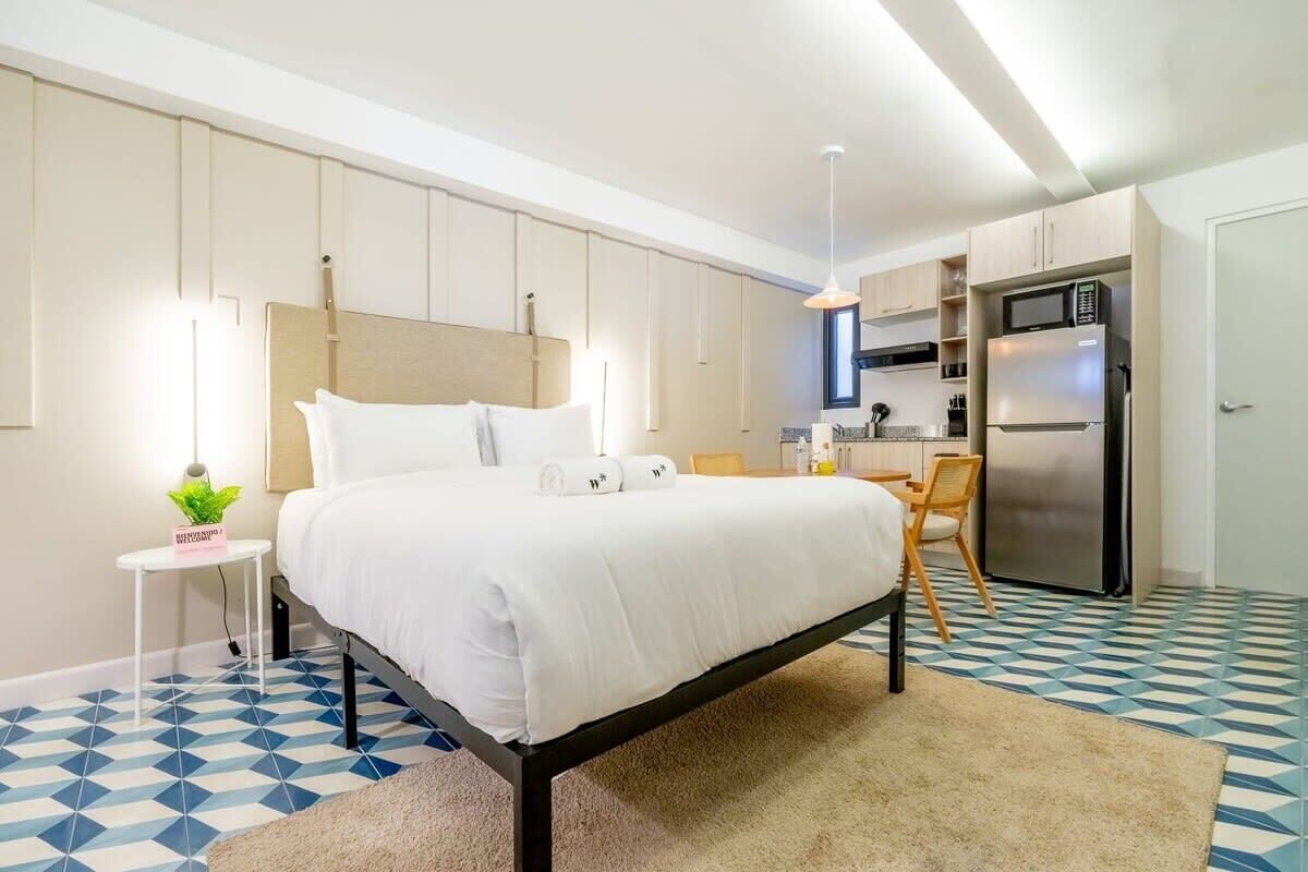 1 bedroom, desk, iron/ironing board, WiFi