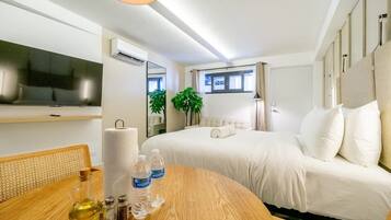 1 bedroom, desk, iron/ironing board, WiFi