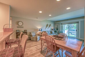Interior - River Access w/ Resort Amenities (Lincoln)