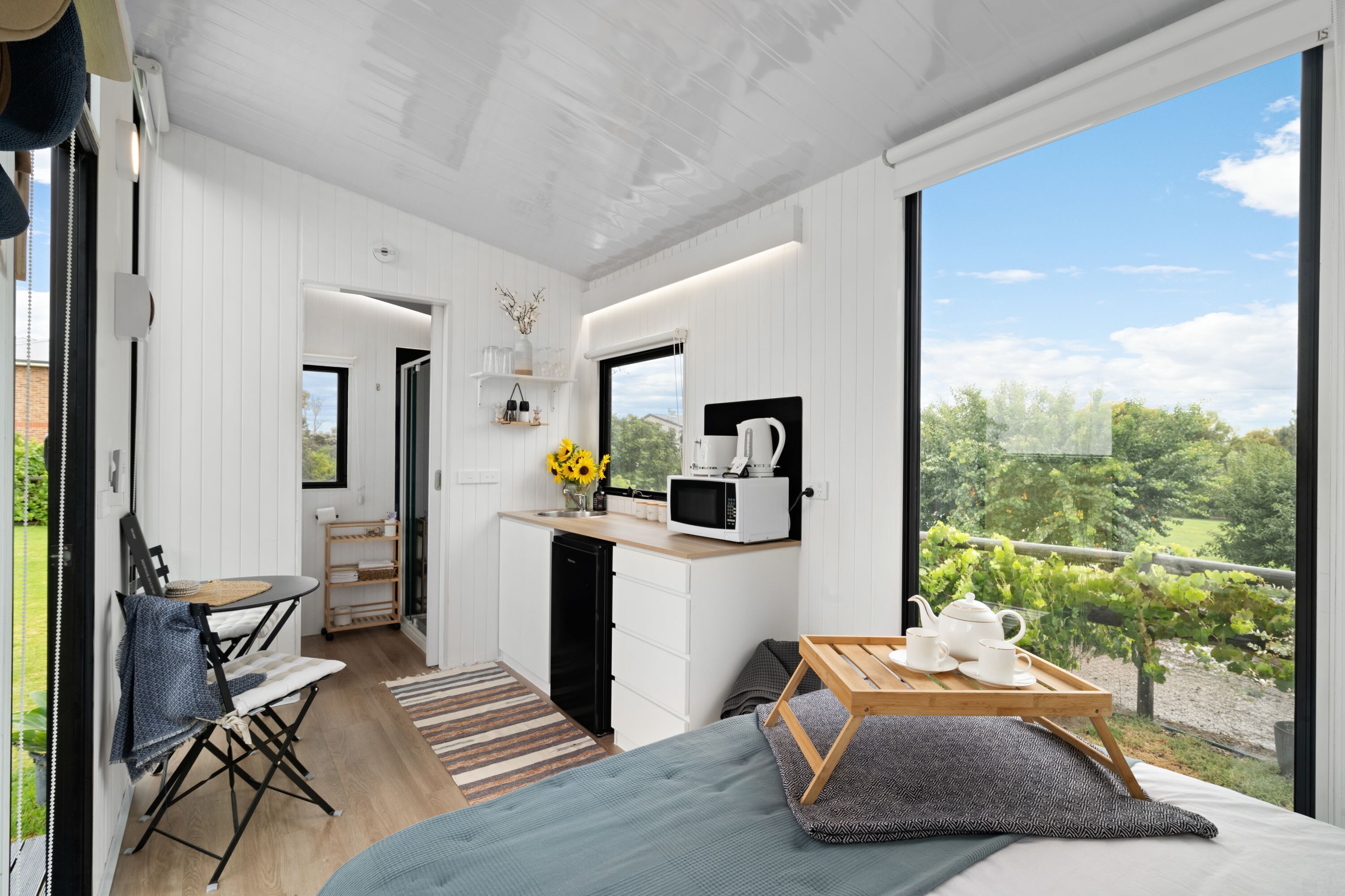 1 bedroom, bed sheets