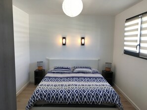 5 slaapkamers, een strijkplank/strijkijzer, wifi