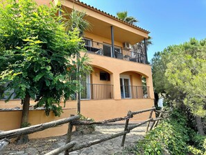 PRIVATE HOUSE WITH SEA VIEWS AT 900MTS FROM THE BEACH FOR 6 PEOPLE PALS - PRIVATE HOUSE 600 MTS FROM PLATJA DEL RACO - BEGUR- CAPACITY 6 PERSONS (Begur)