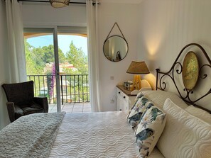 3 bedrooms, iron/ironing board, WiFi, bed sheets - PRIVATE HOUSE 600 MTS FROM PLATJA DEL RACO - BEGUR- CAPACITY 6 PERSONS (Begur)