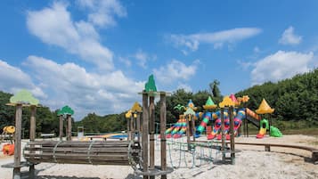Children’s play area – outdoor